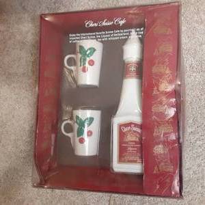 lot 486 image: Cheri Suisse Caf Gift Set from Sw...