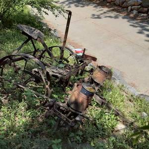 lot 557 image: Vintage Heavy Duty Metal and Wood P...