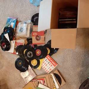 lot 584 image: Box Lot of Vintage 45 Record Albu...