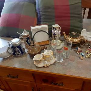 lot 608 image: Lot of Misc Schmidt Glassware, Lidd...