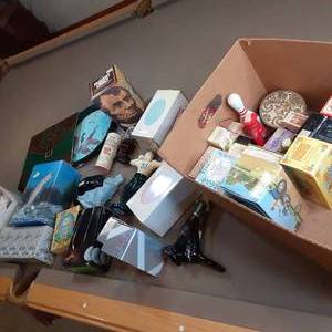 lot 611 image: Lot of Misc Avon items in original ...