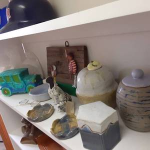 lot 613 image: Lot of Misc Pottery, Animal figurin...