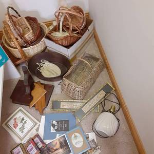 lot 618 image: Large Lot of WickerRattan Baskets ...