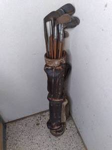 lot 170 image: Vintage Golf Bag With Clubs With Wo...