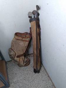 lot 176 image: (2) Vintage Golf Bags With Clubs Wi...