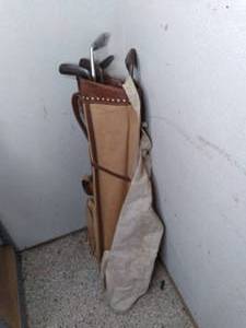 lot 178 image: Vintage Golf Bag With Clubs With Wo...