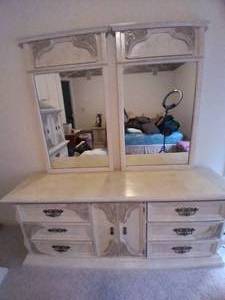 lot 195 image: Large 6 Drawer Dresser With Cabinet...
