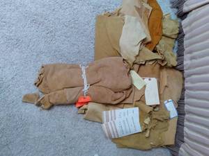 lot 197 image: High Value Lot of Leather Pieces S...