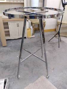 lot 235 image: Round Metal Closing Rack (36 X 52...
