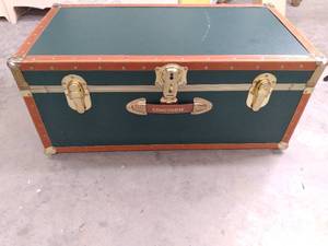 lot 239 image: Concorse Inc. Trunk Good Shape S...