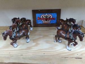 lot 252 image: Vintage Budweiser King Of Beers Pla...