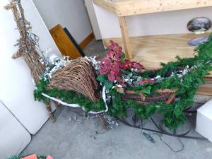 lot 279 image: Holiday Deer & Sleigh With Dcor ...