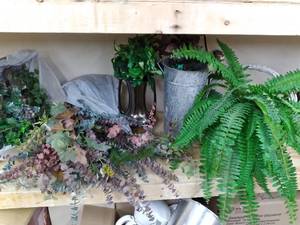 lot 294 image: Huge Lot of Artificial Flowers, Pla...