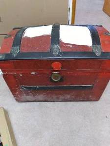 lot 620 image: Trunk Hinges Enclosed (26 X 16 X1...