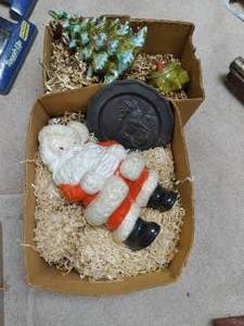 lot 624 image: Random Lot of Christmas Dcor See...