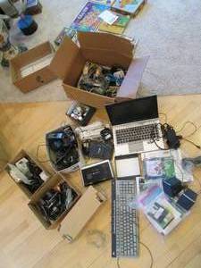 lot 387 image: Large lot of electronics and printe...