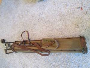lot 393 image: Lot of Golf Clubs in a vintage Golf...