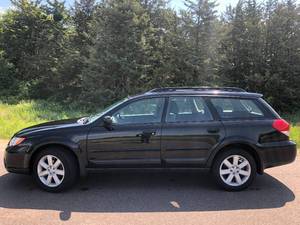 lot 4 image: 2008 Subaru Outback 2.5i - AWD