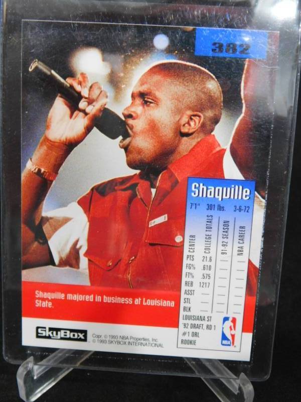 lot 135 image: 1992 Skybox Shaquille ONeal Rookie Card #382 LK