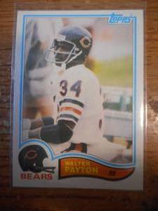lot 3 image: 1982 Topps Walter Payton Card #302