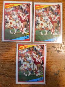 lot 14 image: (3) 1984 Topps Dan Marino Rookie Card Lot #124