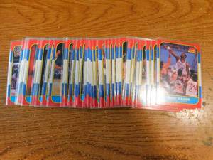 lot 121 image: (38) 1986-87 Fleer Basketball Starter Set  Lot of Cards - Awesome Lot with Stars & HOFs