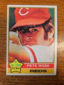 lot 198 image: 1976 Topps Pete Rose Card #240