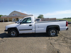 lot 3 image: 2004 Chevrolet Silverado 1500 Truck