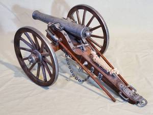 lot 103 image: Civil War Cannon Display Figurine