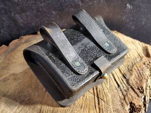 lot 82 image: Original Civil War Pistol Cartridge Box