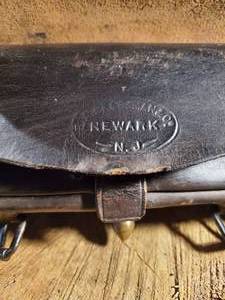 lot 93 image: Civil War Cavalry Carbine Cartridge Box by LA Crossman of Newark