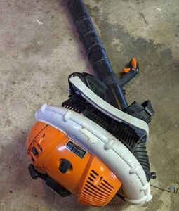lot 9 image: Stihl BR 550 Pofessional Backpack Blower