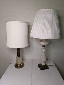 lot 231 image: Lot of (2) Vintage Wood, Brass, Glass Lamps with Shades