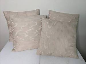 lot 232 image: Set of (4) Vintage Cream Colored Throw Pillows