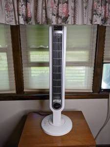 lot 203 image: White Lasko Oscillating Fan #2510