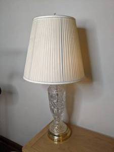 lot 206 image: Beautiful Vintage Crystal Glass Lamp with Bronze Details