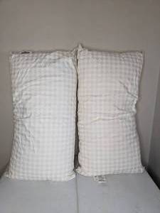 lot 214 image: Set of (2) King Sized Pillows