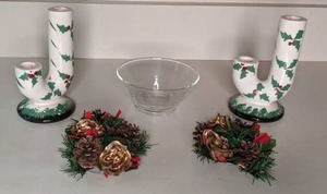 lot 320 image: Beautiful Set of Christmas Candle Holders