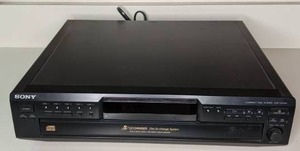 lot 326 image: Sony 5 Compact Disc Changer