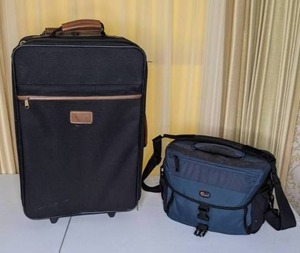 lot 335 image: Small Travel Suitcase and Camera Case