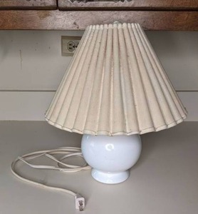 lot 314 image: Beautiful Lamp