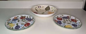 lot 316 image: 2 Emerald Collection Scalloped Edge Plates