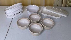 lot 260 image: Baking Dishes, Bowls, Food Storage