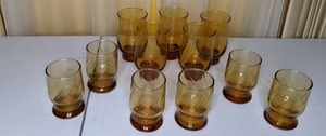 lot 277 image: (11) Vintage Footed Glasses