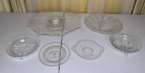 lot 280 image: Gorgeous Crystal Set