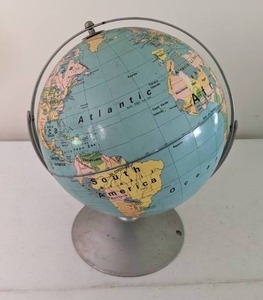 lot 242 image: Vintage Tabletop Globe