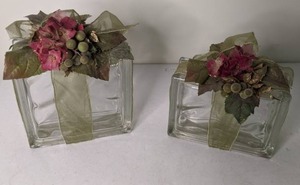 lot 249 image: Set of (2) Decorative Glass Cubes