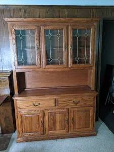 lot 250 image: Beautiful Wood China Cabinet