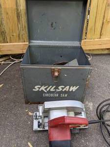 lot 126 image: Perles 6 in. Circular Saw with Metal Case