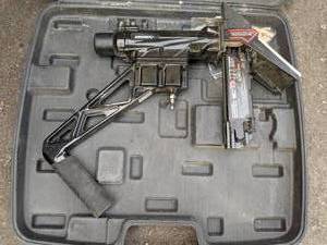 lot 128 image: Husky Pneumatic 3-in-1 Flooring Nailer